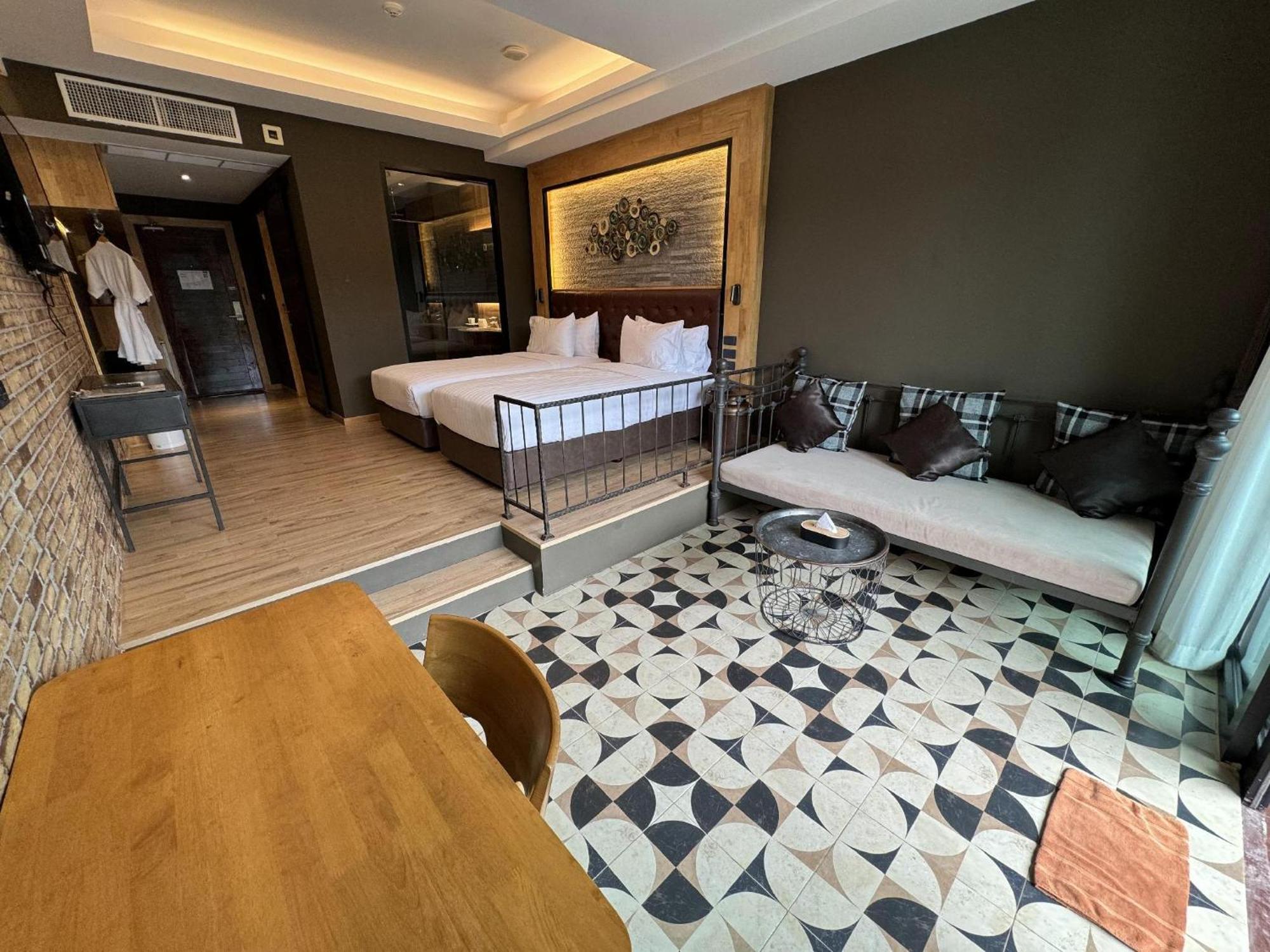 La Isla Pranburi Beach Resort Sam Roi Yot Ngoại thất bức ảnh