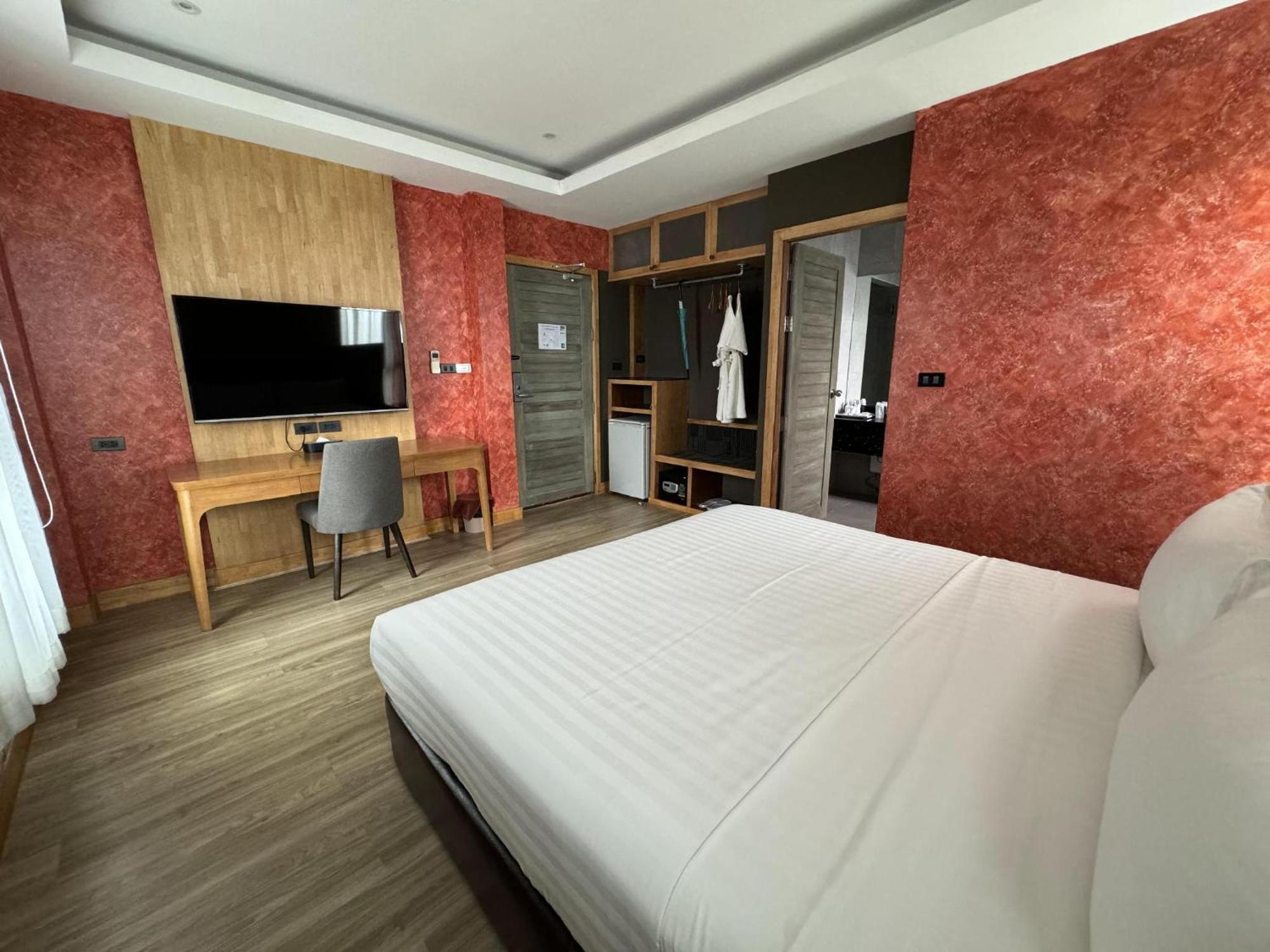La Isla Pranburi Beach Resort Sam Roi Yot Ngoại thất bức ảnh